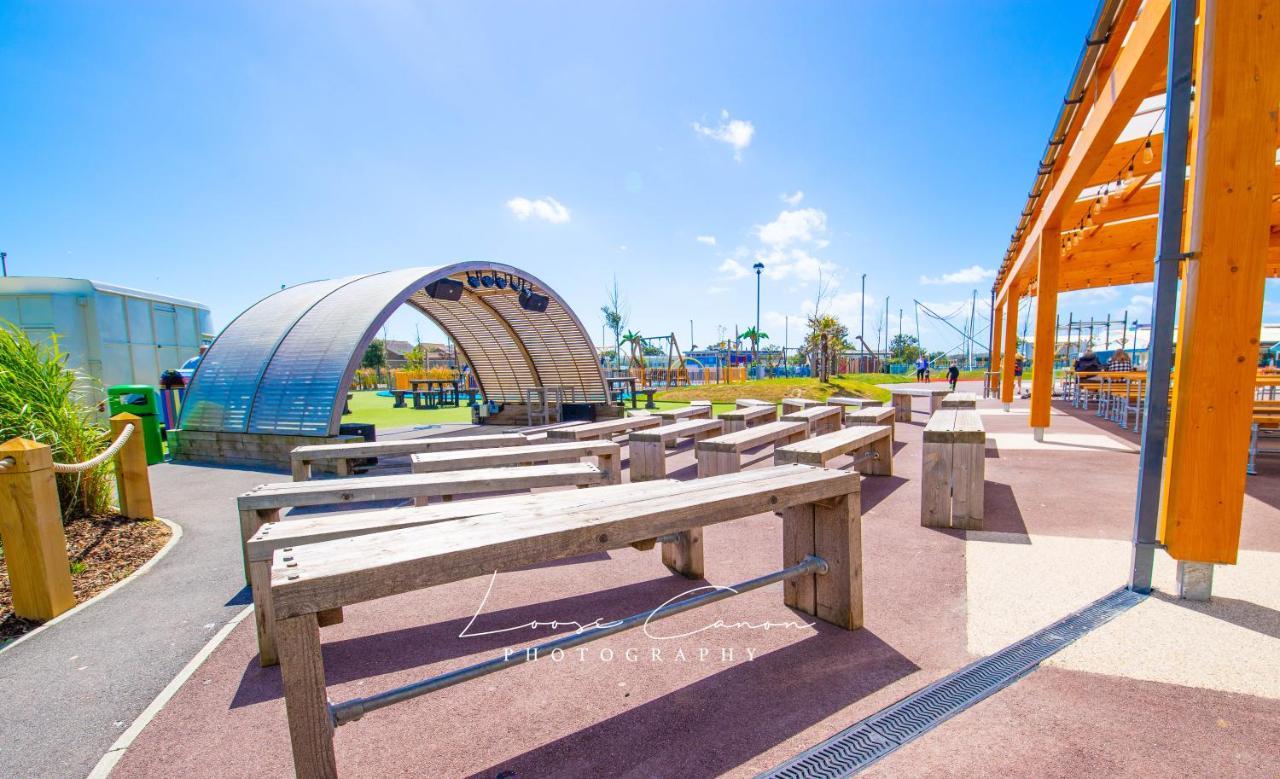Sea 'N' Stars Platinum Plus Holiday Home With Views, Free Wifi And Netflix Camber Exterior photo