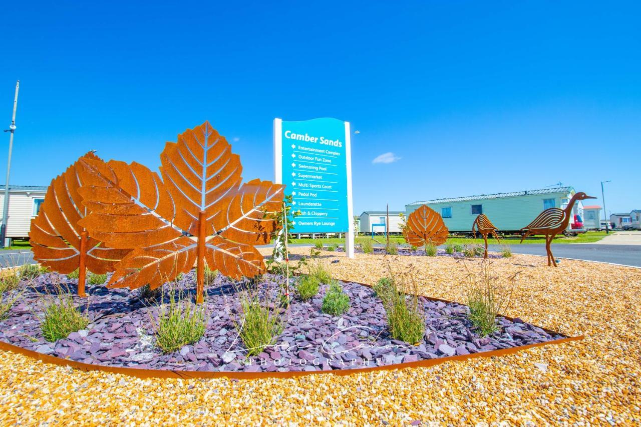 Sea 'N' Stars Platinum Plus Holiday Home With Views, Free Wifi And Netflix Camber Exterior photo