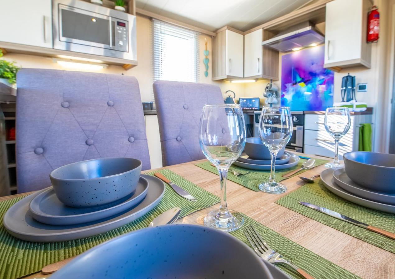 Sea 'N' Stars Platinum Plus Holiday Home With Views, Free Wifi And Netflix Camber Exterior photo