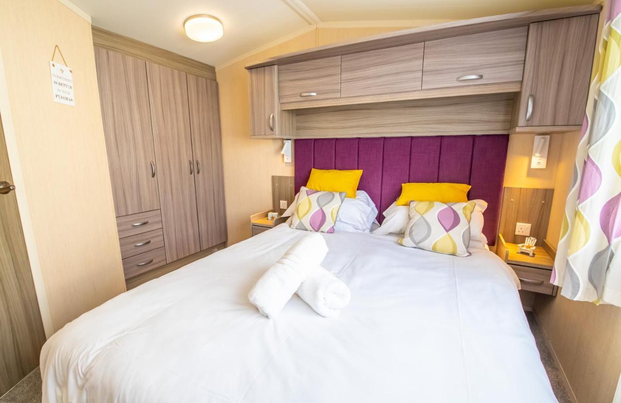 Sea 'N' Stars Platinum Plus Holiday Home With Views, Free Wifi And Netflix Camber Exterior photo